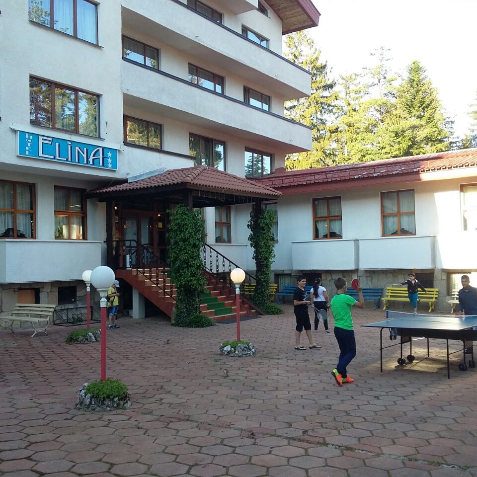 Хотел Елина Пампорово / Зелени и бели училища